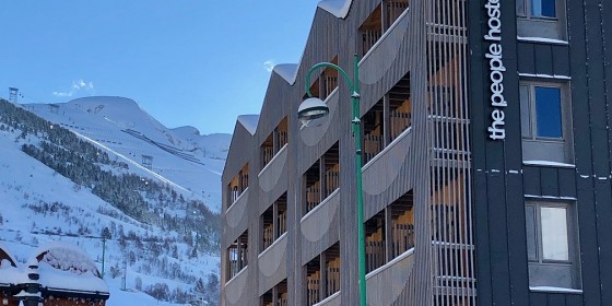People Hostel | SkiBound School Skiing