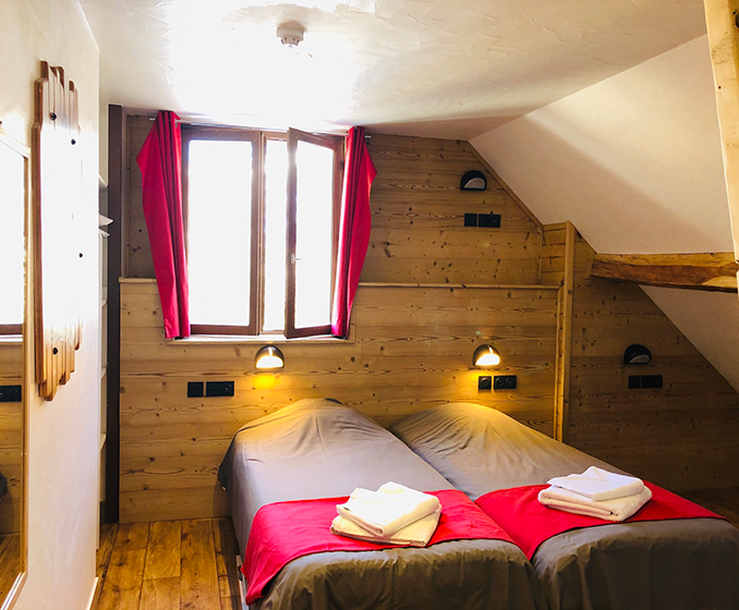 Twin Bedroom at L’Auberge D+