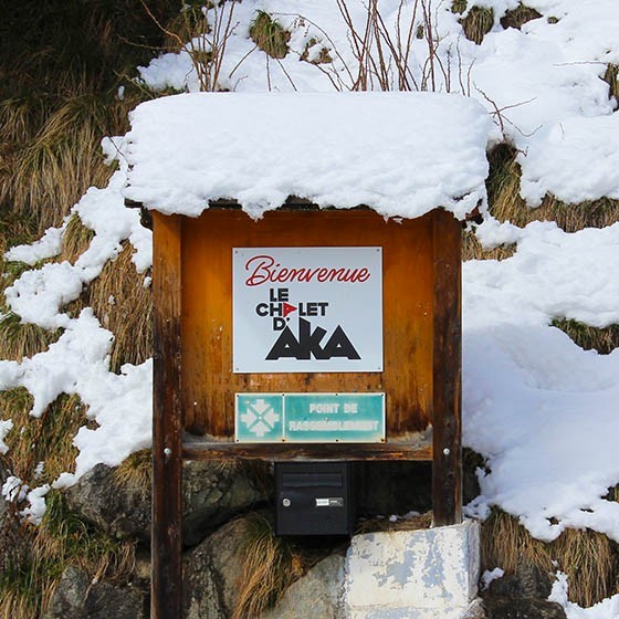 Chalet d'Aka sign