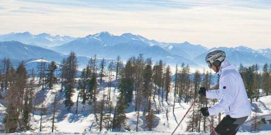 Skier in the Wurseralm Hinterstoder resort in Austria