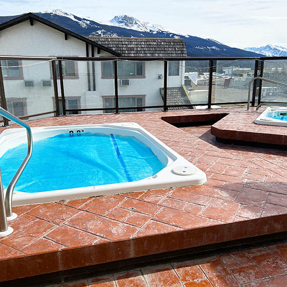Hot tubs at the Whistlers Inn