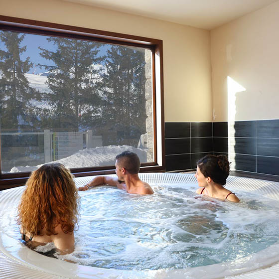 Hot tub at the Village Club Mileade in Courchevel, France