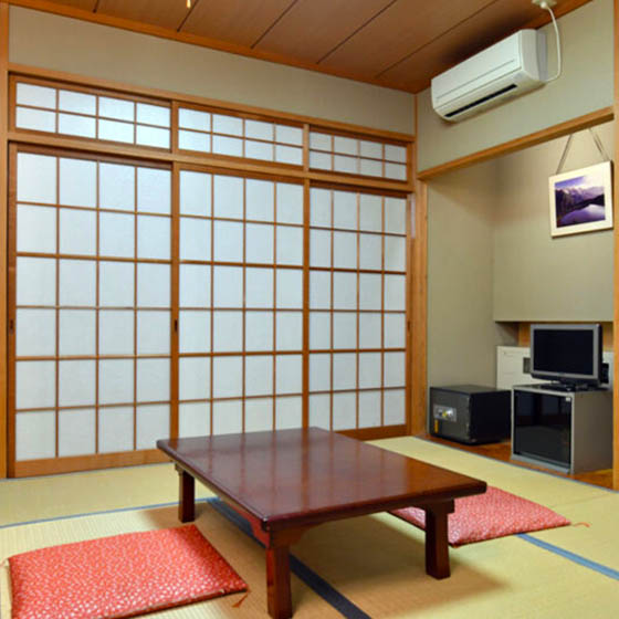 Washitsu at the Marukin Ryokan hotel in Happo Village, Japan