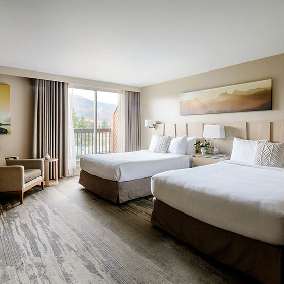 Queen room with balcony at the Forest Park Hotel in Jasper, Canada