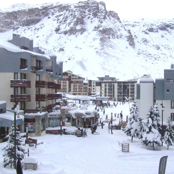 Enjoy Tignes with your school