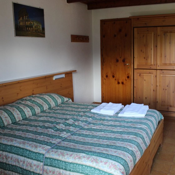 Hotel des Amis PL bedroom