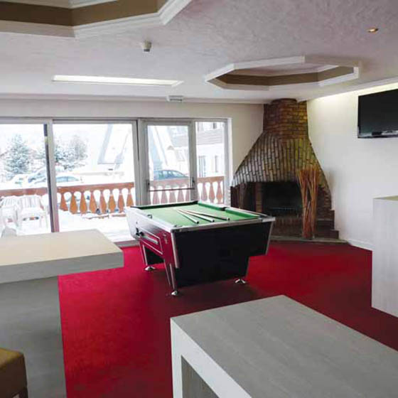 Bar and pool table at Hotel La Brunerie, Les Deux Alpes