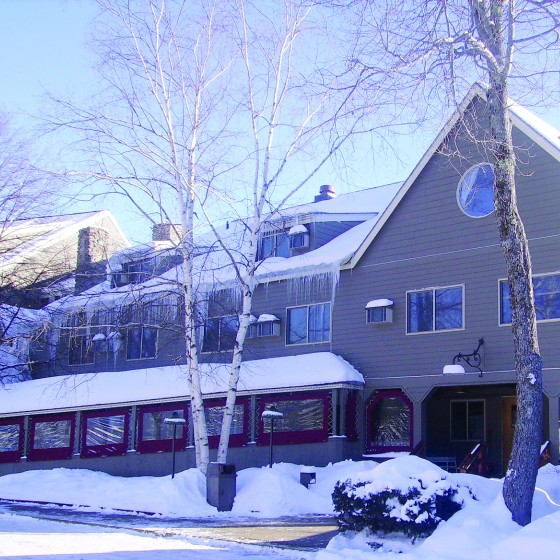 Snowy Owl Inn Exterior