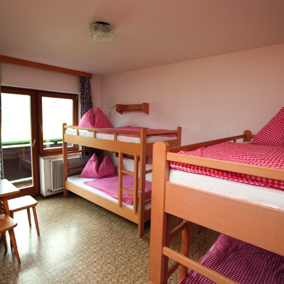 4-6 bedded rooms