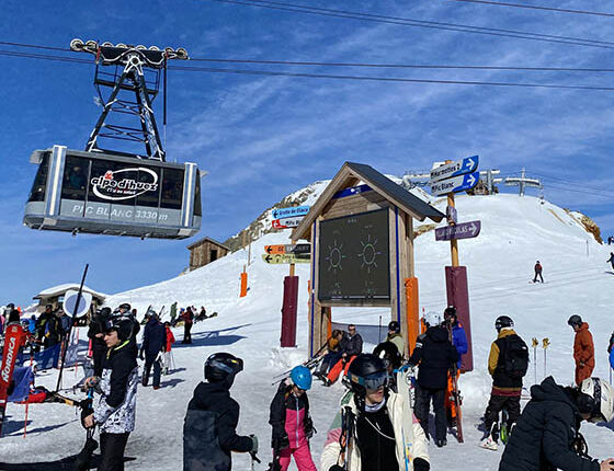 Ski lifts in Alpe d'Huez
