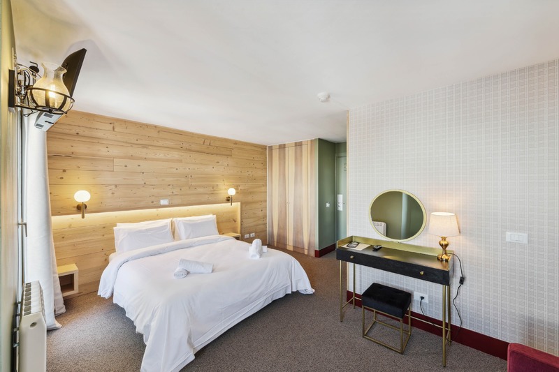 Bedroom at Hotel Turan, Les Deux Alpes