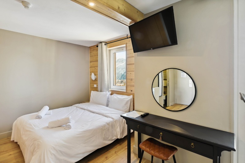 Bedroom at Hotel Turan, Les Deux Alpes