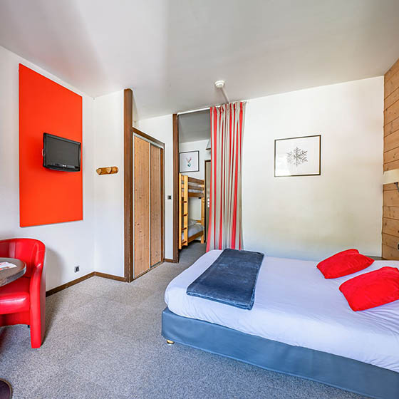 Bedroom at the Mileade Village Club l'Hauturiere in Morzine, France