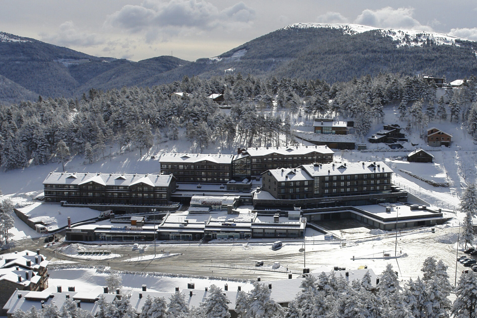 Aerial view of Guitart Aparthotel in La Molina, Spain
